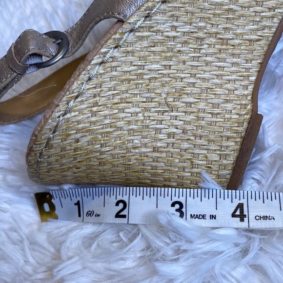 B.O.C. Wedge Sandal-size 9M  - Picture 8 of 8